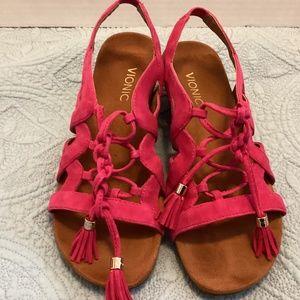 Vionic sandals size 7